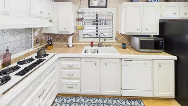 Redlands, CA 92374,1417 Village ST