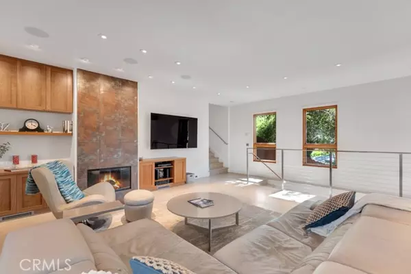 Woodland Hills, CA 91364,4315 Morro DR