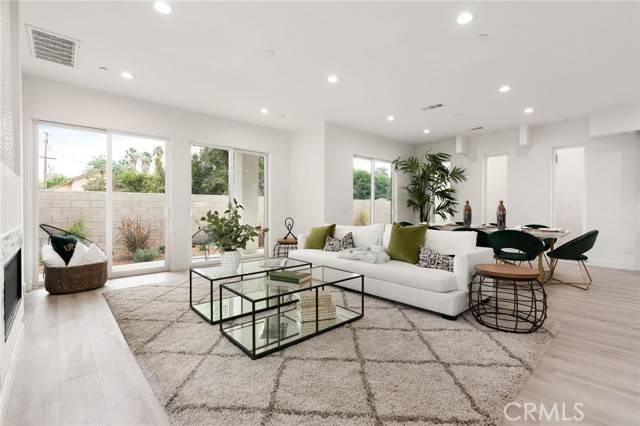 Winnetka, CA 91306,8474 N Camelia CT