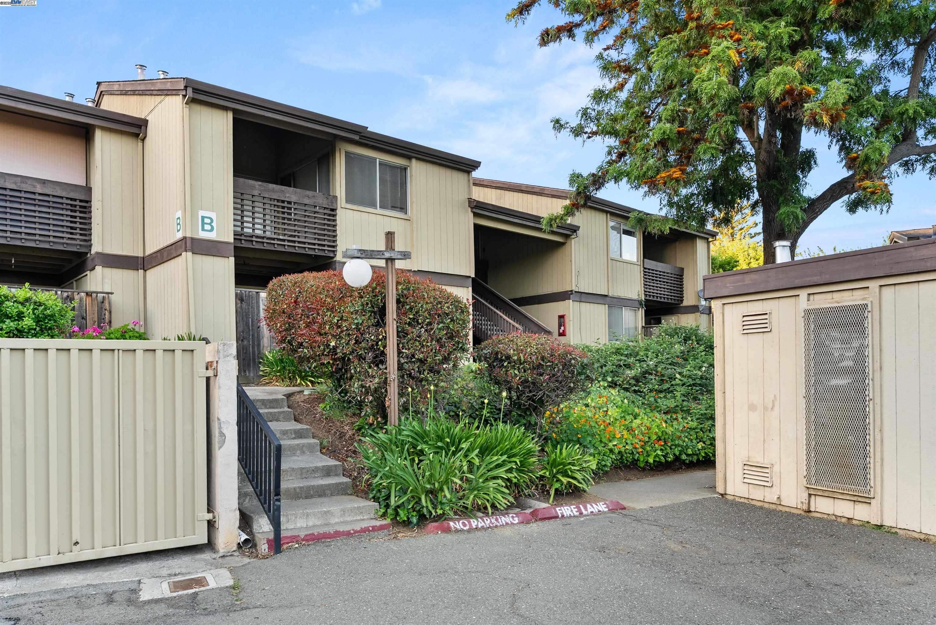 355 Parkview Terrace B9, Vallejo, CA 94589-3500