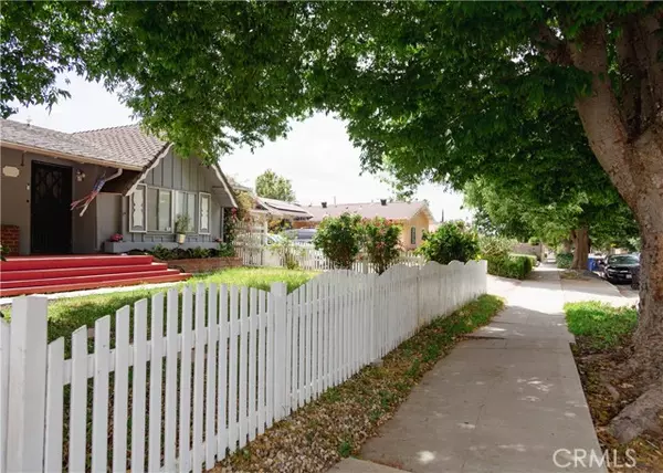 8554 Owensmouth AVE, Canoga Park, CA 91304