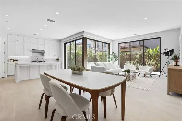 Irvine, CA 92602,211 Fiore