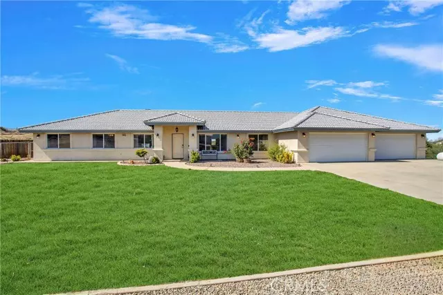 11020 Blue Jay WAY, Oak Hills, CA 92344