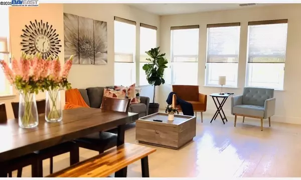 Sunnyvale, CA 94085,542 Santa Maria Ter 5