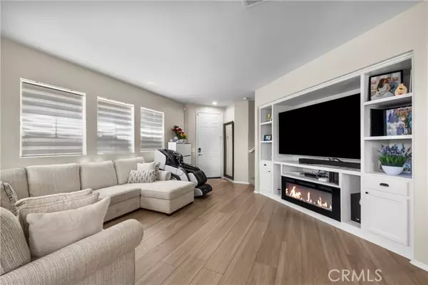 Valencia, CA 91354,29248 Dakota DR