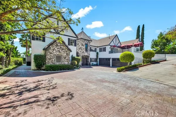 1532 Kensing LN, North Tustin, CA 92705