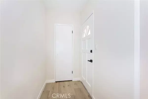 Tarzana, CA 91356,18307 Burbank BLD 24
