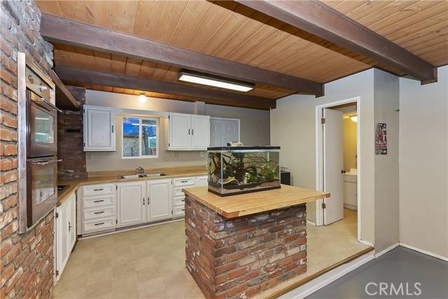 Crestline, CA 92325,197 Weisshorn DR