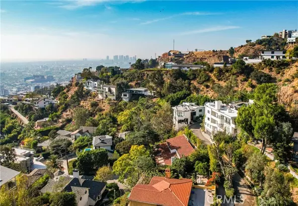 Los Angeles, CA 90069,8655 Hillside AVE