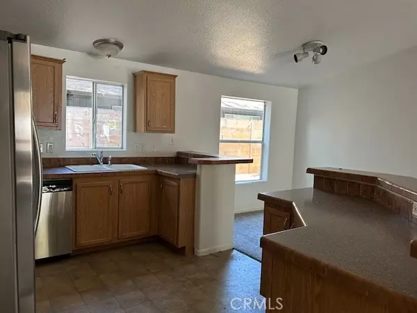 Sugarloaf, CA 92386,443 Holmes LN