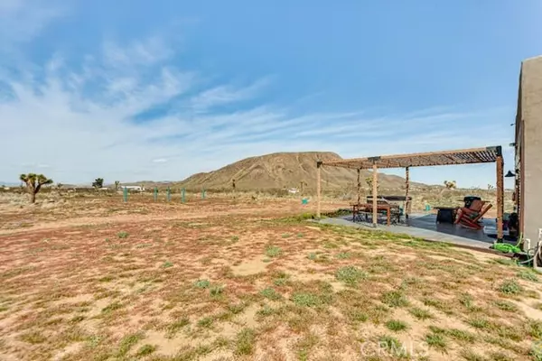 Landers, CA 92285,58725 Botkin RD