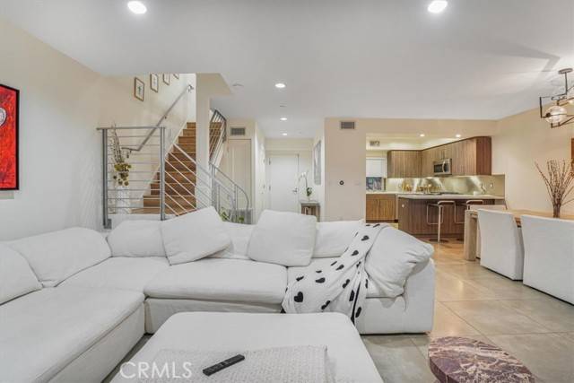 Studio City, CA 91604,11023 Fruitland DR 104