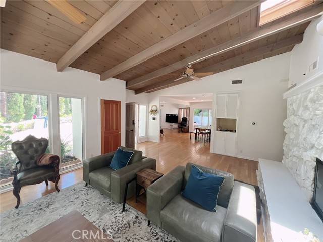 Beverly Hills, CA 90210,9466 Hidden Valley PL