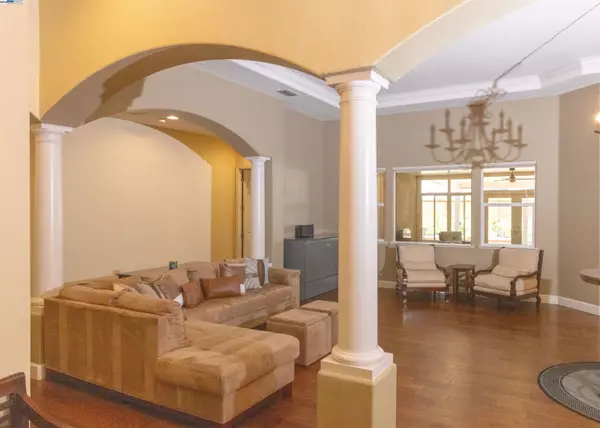 Sacramento, CA 95835,5090 Archcrest WAY