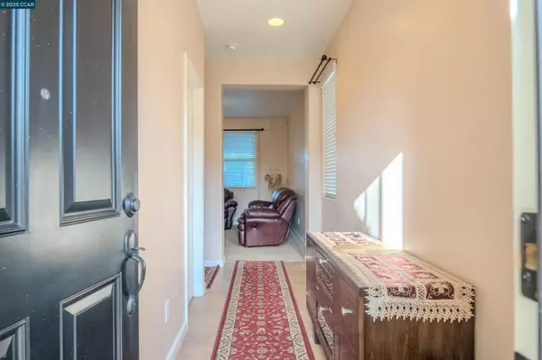 Sacramento, CA 95822,7519 Georgica WAY