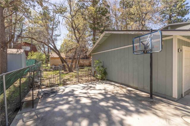 Sugarloaf, CA 92386,600 Moreno LN