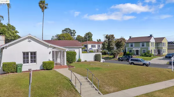 Los Angele, CA 90019,1136 S Ridgeley