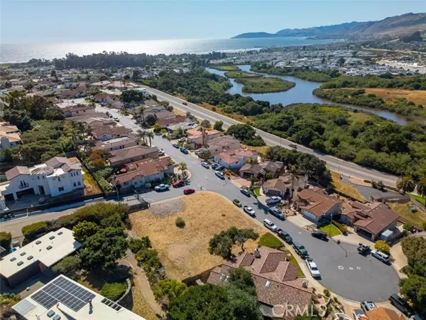 Grover Beach, CA 93433,906 N 5th