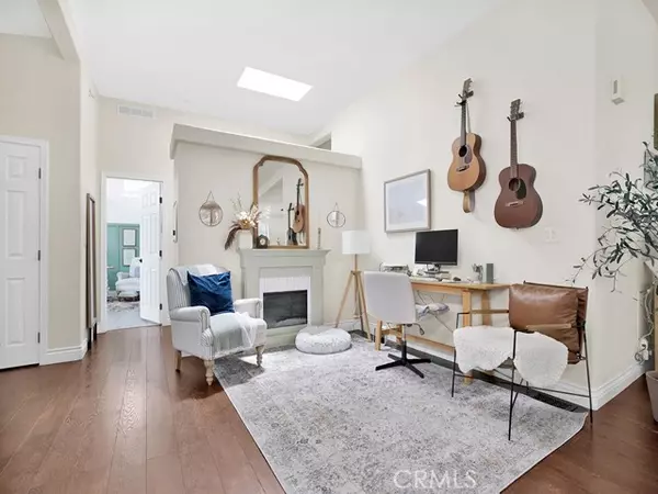 Laguna Beach, CA 92651,30802 Coast M4