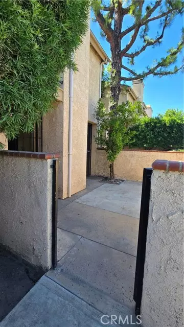 Arleta, CA 91331,9601 Woodman AVE 8