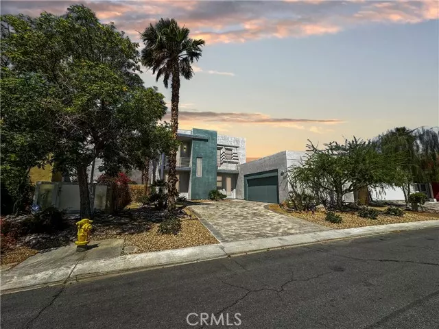 Palm Springs, CA 92262,561 Skylar LN