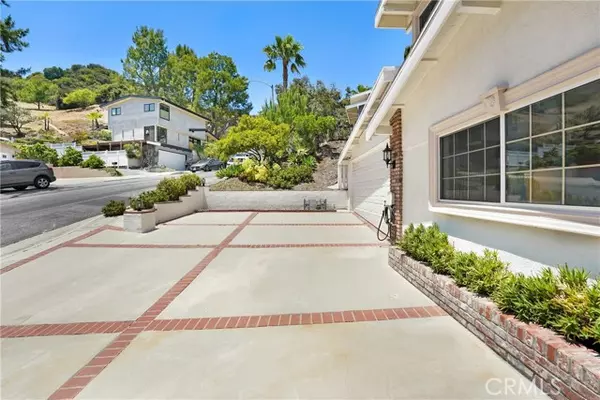 Encino, CA 91436,17043 Empanada PL