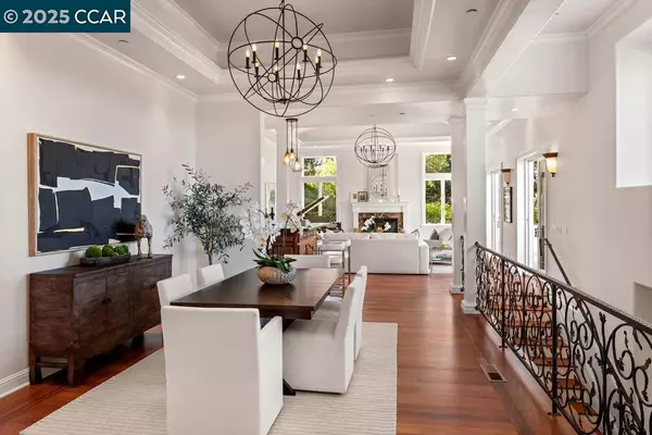 Orinda, CA 94563-3348,128 Oak Rd