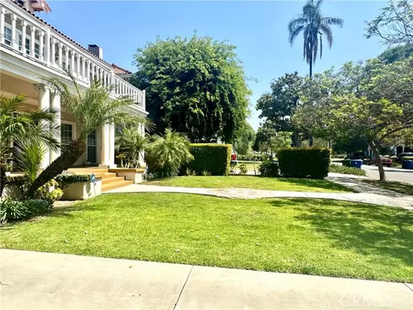 Los Angeles, CA 90005,867 S Bronson AVE