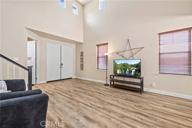 Valencia, CA 91354,28436 Calex DR