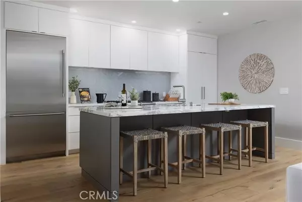 Newport Beach, CA 92661,502 W Balboa BLD