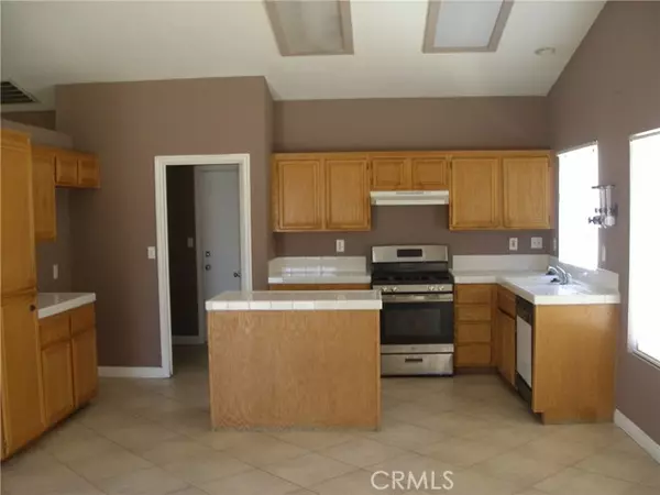 Victorville, CA 92392,12975 STANFORD DR