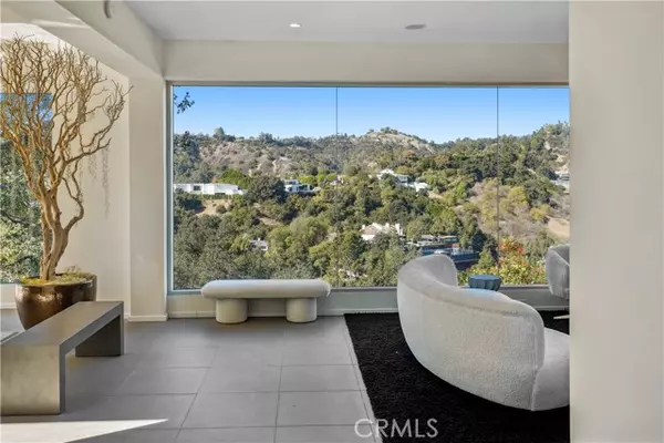 Beverly Hills, CA 90210,9716 Oak Pass RD