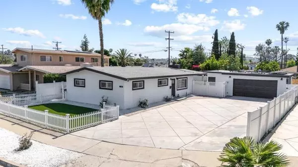 El Cajon, CA 92020,562 Lindsay ST