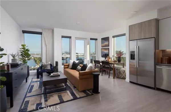 San Pedro, CA 90731,551 S Harbor 727