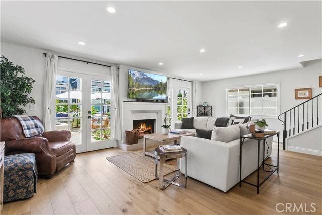 Corona Del Mar, CA 92625,711 Heliotrope AVE