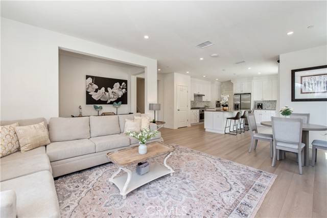 Irvine, CA 92618,116 Sunnyside