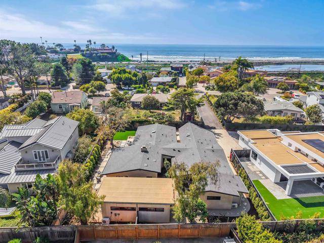 806 Seabright LN, Solana Beach, CA 92075
