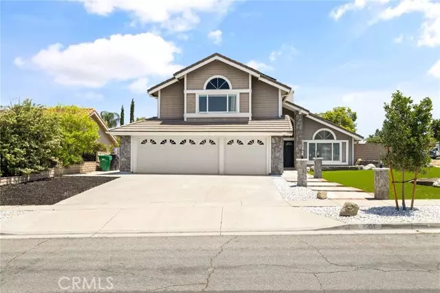 2251 Via Pacifica, Corona, CA 92882