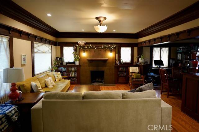 Los Angeles, CA 90004,163 S Kingsley