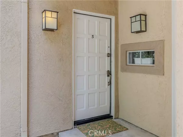 Valencia, CA 91355,23947 Del Monte DR 5