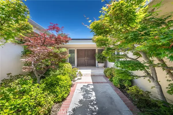 Encino, CA 91436,16303 Meadowridge RD