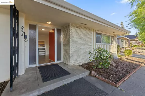 Carmic, CA 95608,5235 Adelaide WAY