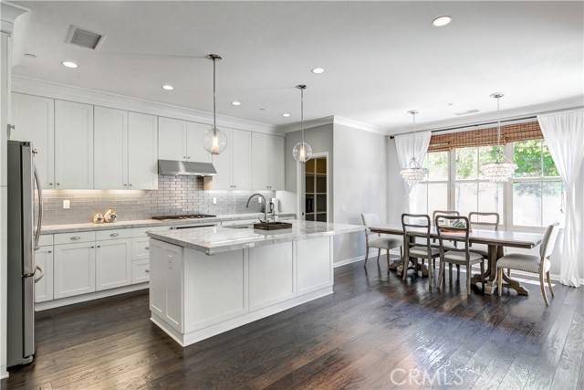 Irvine, CA 92620,72 Cherry Tree