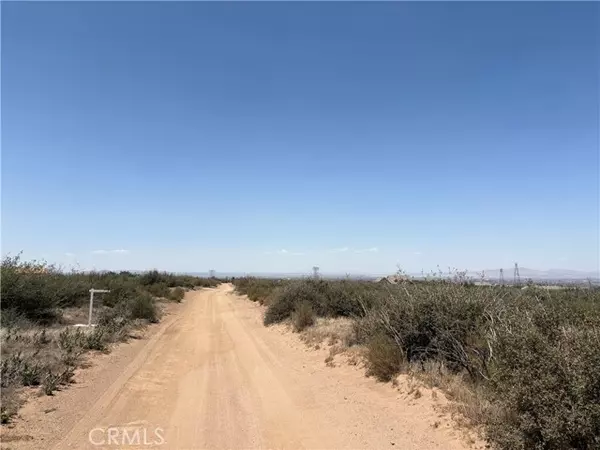 Phelan, CA 92371,0 White RD