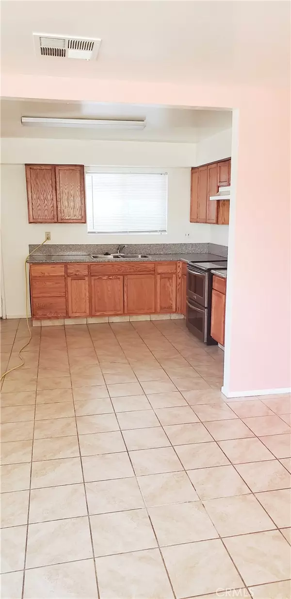 Bakersfield, CA 93308,517 Lincoln AVE