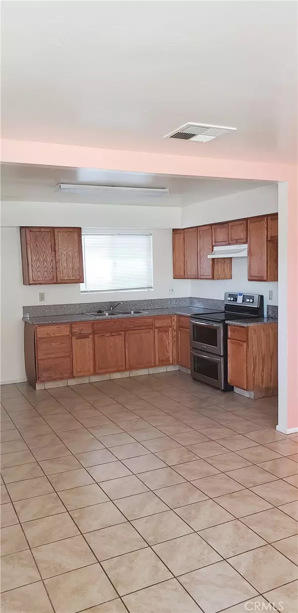 Bakersfield, CA 93308,517 Lincoln AVE