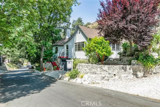 881 Country Club DR, Burbank, CA 91501