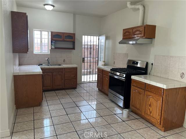 10712 S Hoover ST A, Los Angeles, CA 90044