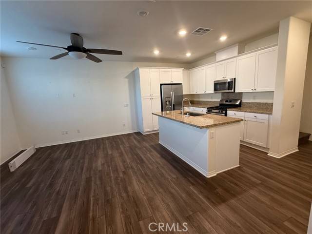 Eastvale, CA 92880,14527 Sienna PL