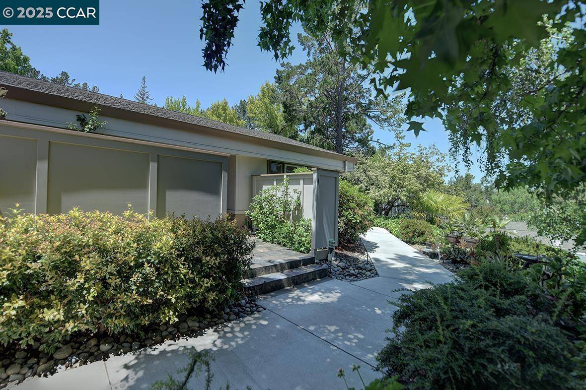 1180 Running Springs Rd 4, Walnut Creek, CA 94595